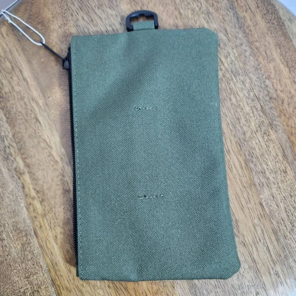 Free People Movement Green Phone Sling NWT FP Movement Green Phone Case